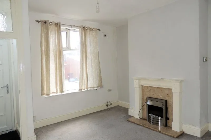2 bed End Terrace House For Auction