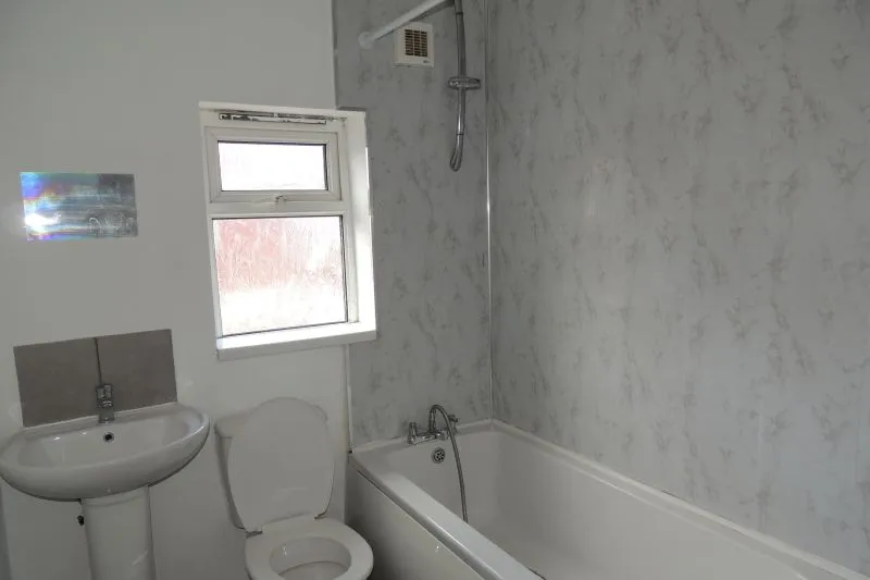 2 bed End Terrace House For Auction