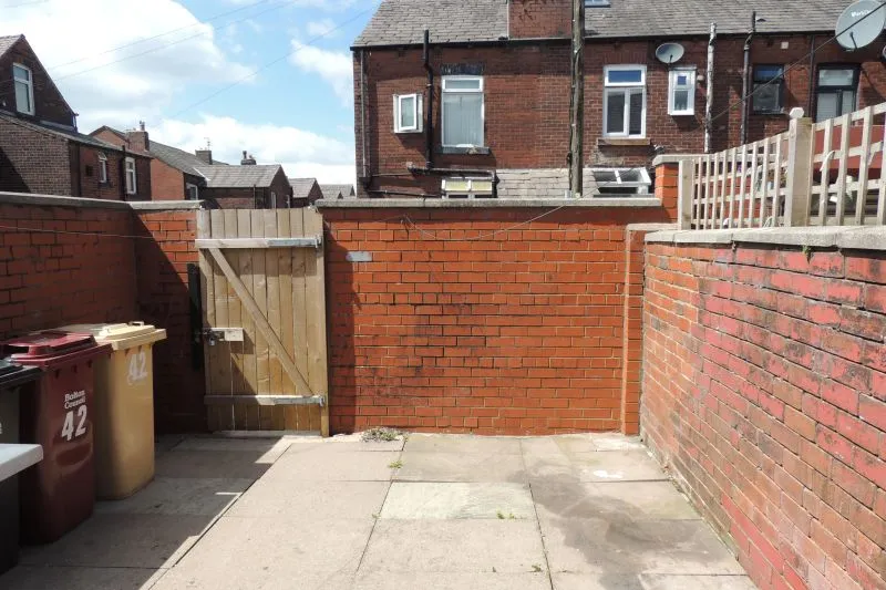 2 bed End Terrace House For Auction