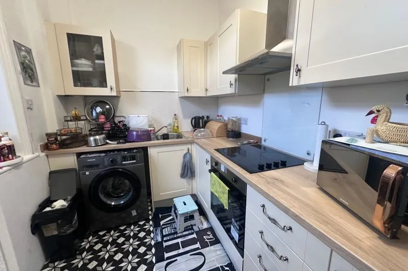 2 bed Terraced House For Auction