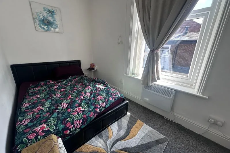 2 bed Terraced House For Auction