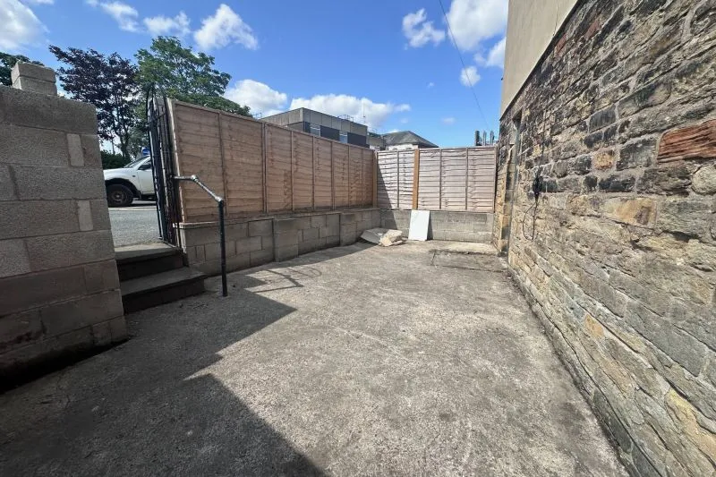 2 bed Terraced House For Auction