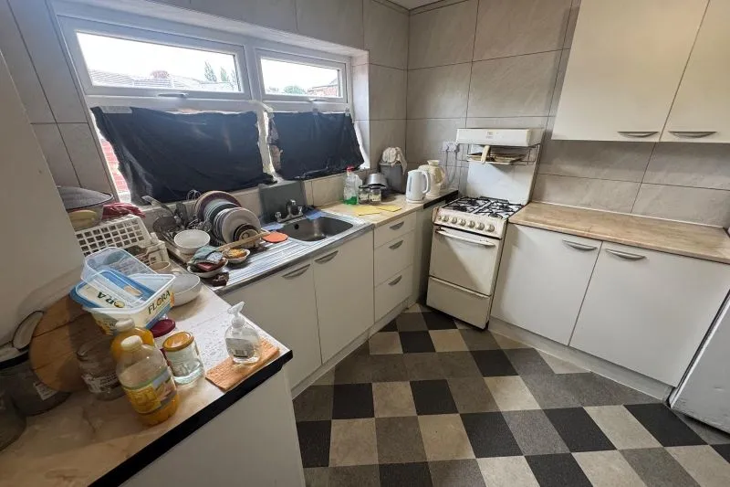 3 bed Terraced House For Auction