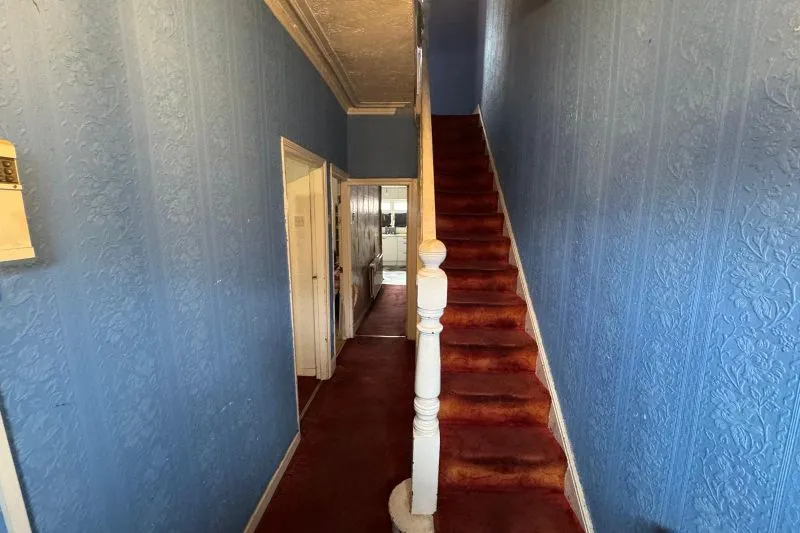 3 bed Terraced House For Auction