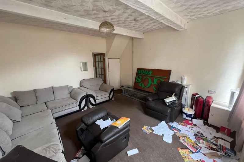 2 bed Terraced House For Auction