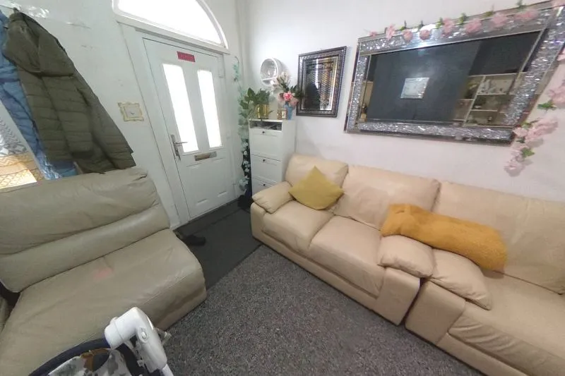 3 bed Terraced House For Auction