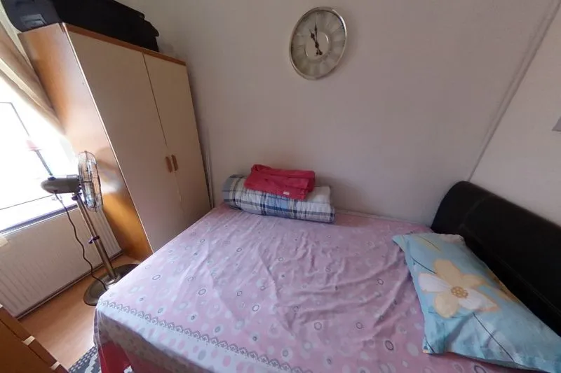 3 bed Terraced House For Auction