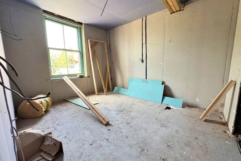 Mixed Use Commercial For Auction