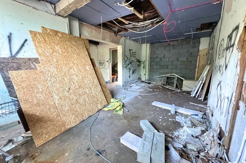 Mixed Use Commercial For Auction