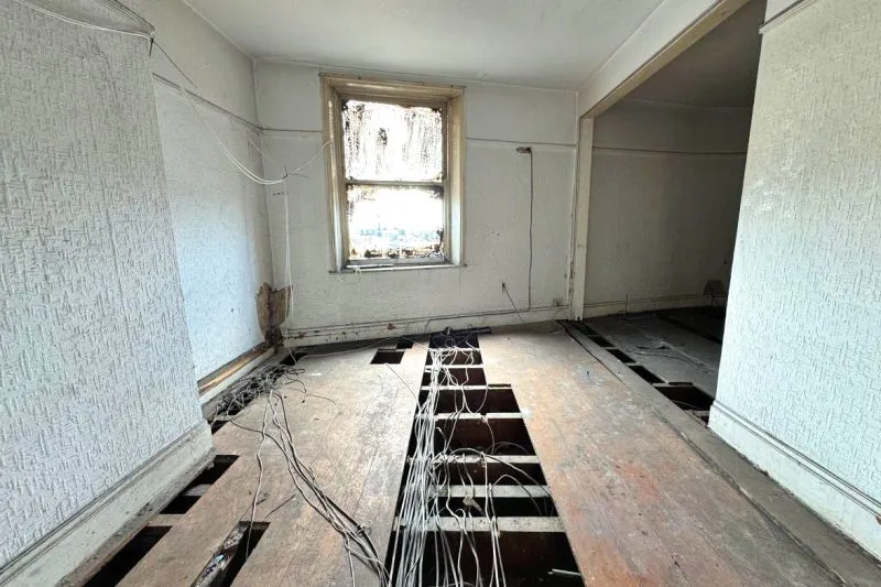 15 bed Mixed Use Commercial For Auction