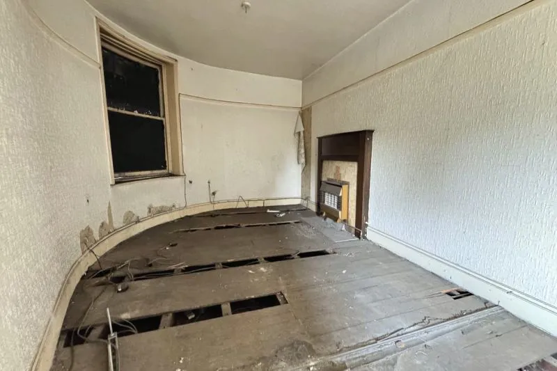 15 bed Mixed Use Commercial For Auction
