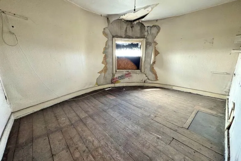 15 bed Mixed Use Commercial For Auction