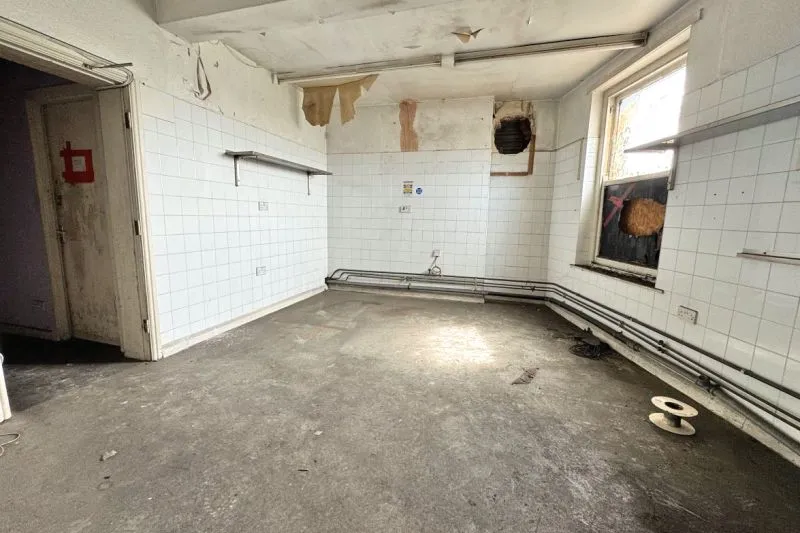 15 bed Mixed Use Commercial For Auction