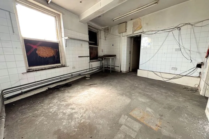 15 bed Mixed Use Commercial For Auction