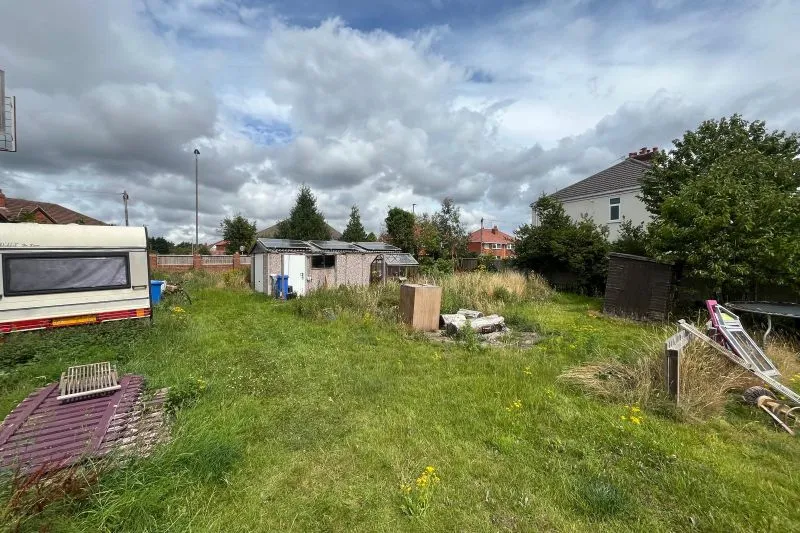 4 bed Detached House For Auction