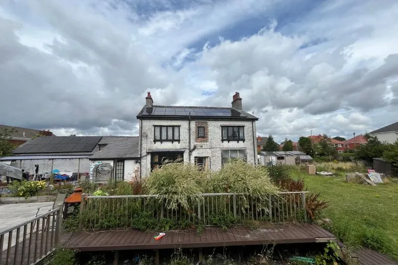 4 bed Detached House For Auction