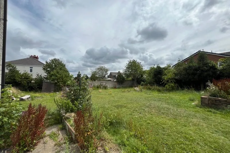4 bed Detached House For Auction