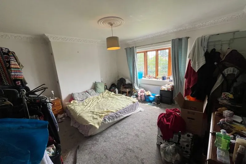 4 bed Detached House For Auction