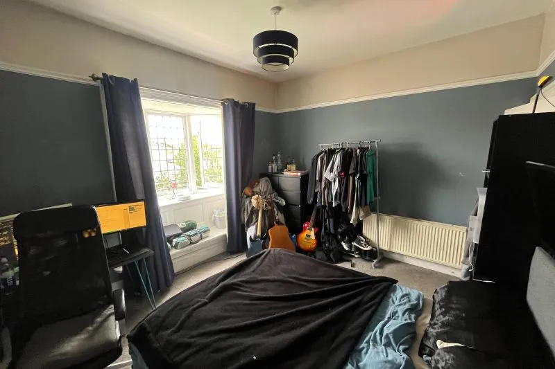 4 bed Detached House For Auction