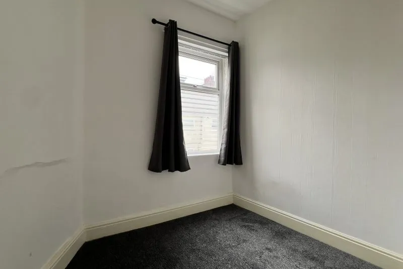 3 bed End Terrace House For Auction