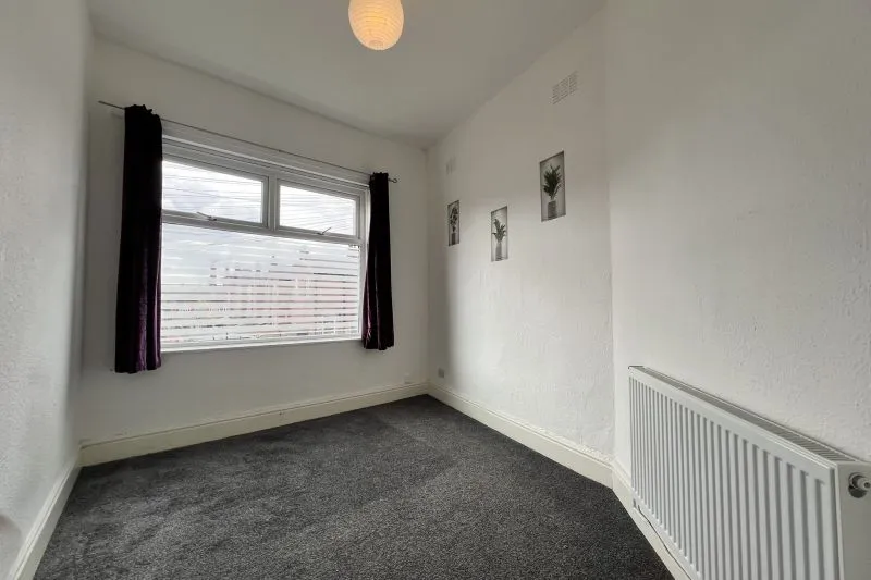 3 bed End Terrace House For Auction