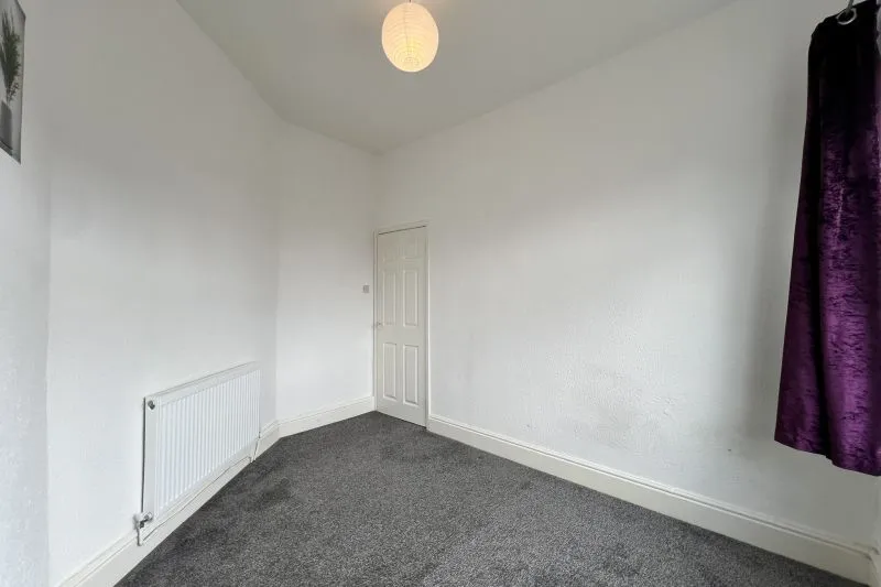 3 bed End Terrace House For Auction