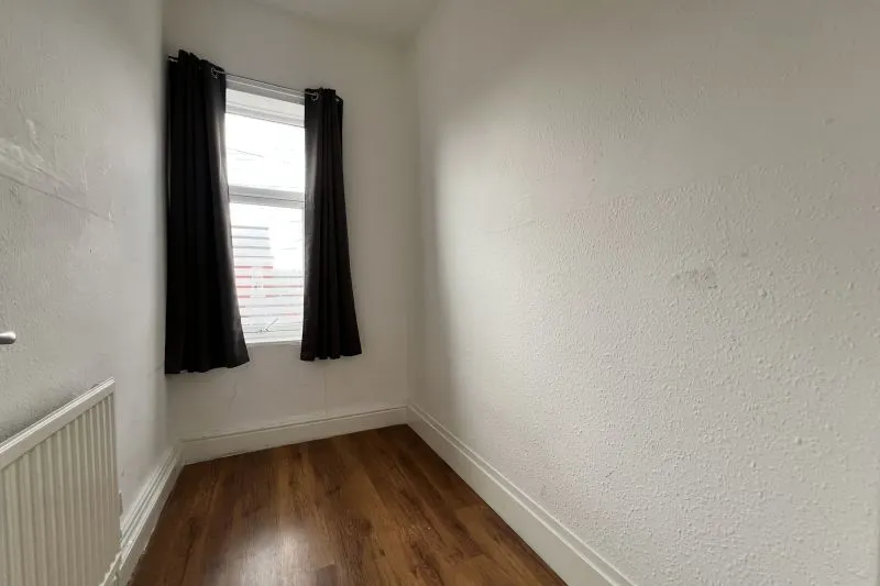 3 bed End Terrace House For Auction