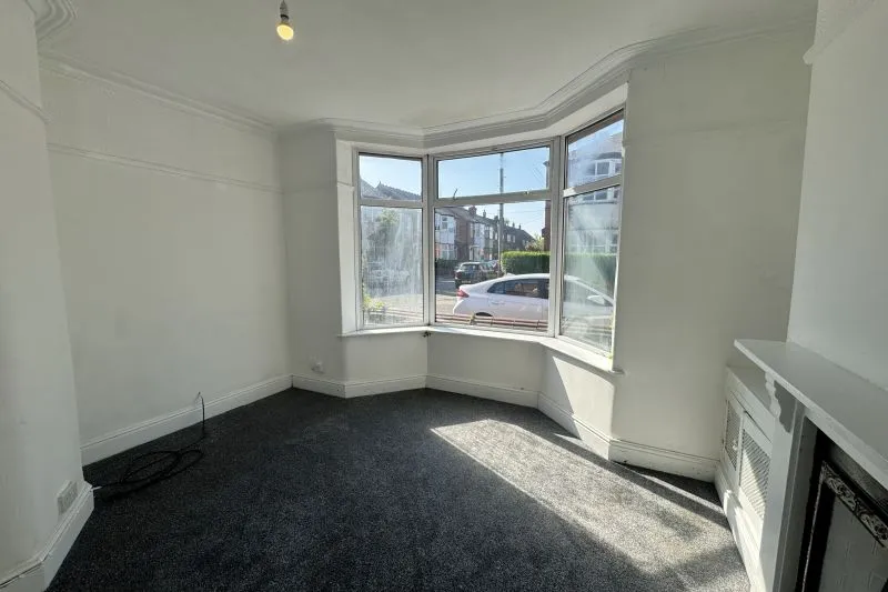 3 bed End Terrace House For Auction