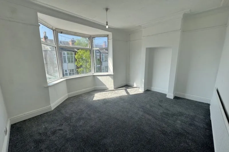 3 bed End Terrace House For Auction