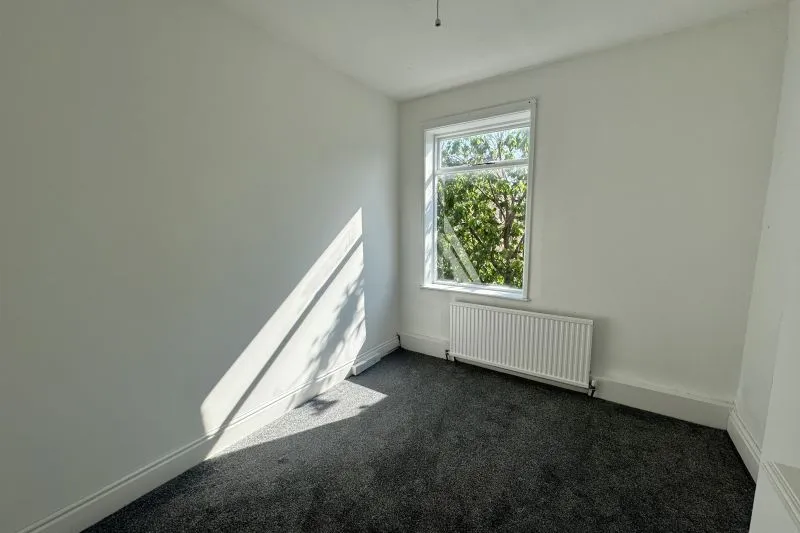 3 bed End Terrace House For Auction