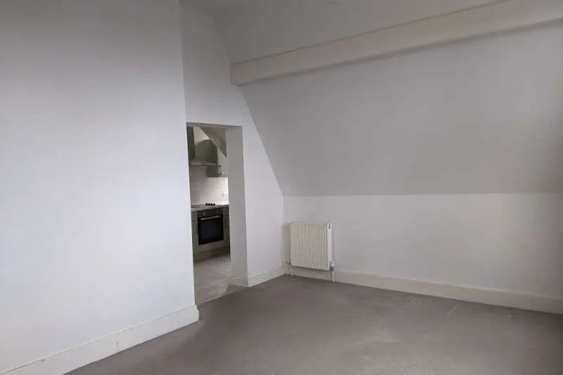 2 bed Apartment For Auction