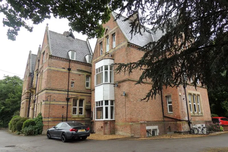 2 bed Apartment For Auction