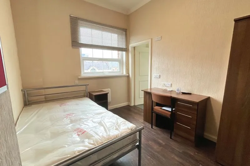 1 bed Studio Apartment For Auction