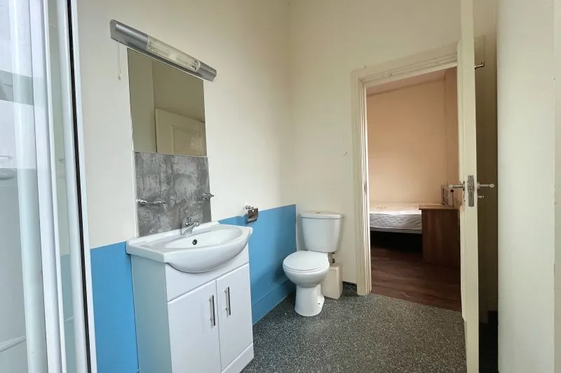 1 bed Studio Apartment For Auction