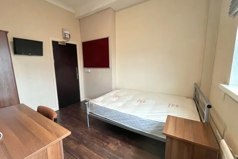1 bed Studio Apartment For Auction