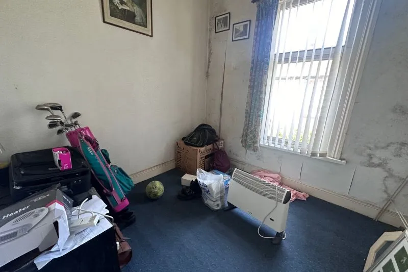 3 bed End Terrace House For Auction