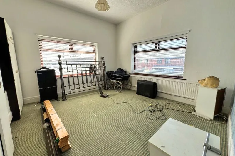 5 bed Detached House For Auction