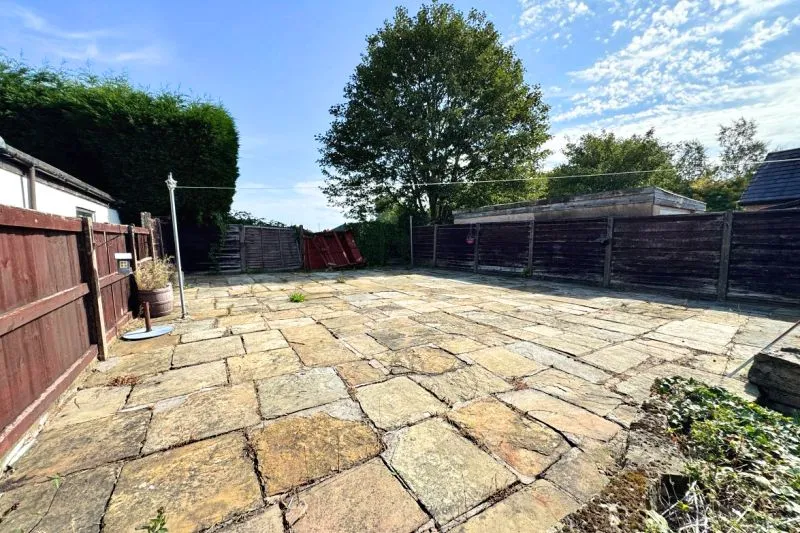5 bed Detached House For Auction