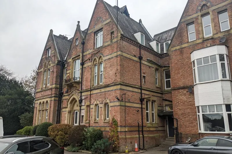 2 bed Apartment For Auction