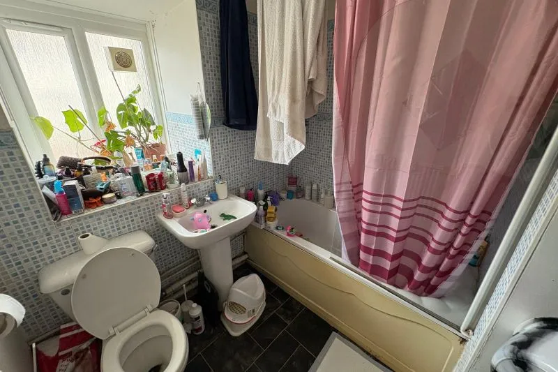 2 bed Apartment For Auction