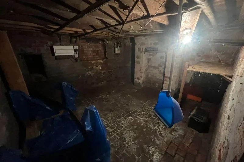 2 bed Terraced House For Auction