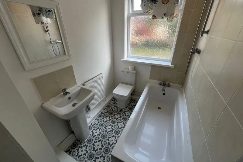 2 bed Terraced House For Auction