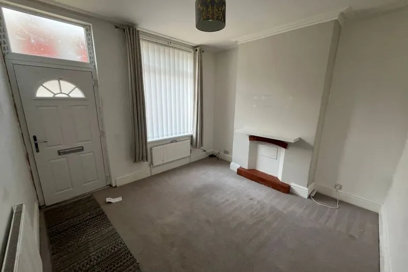 2 bed Terraced House For Auction