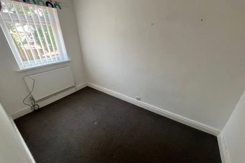 2 bed Terraced House For Auction