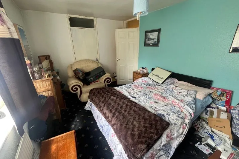 2 bed End Terrace House For Auction
