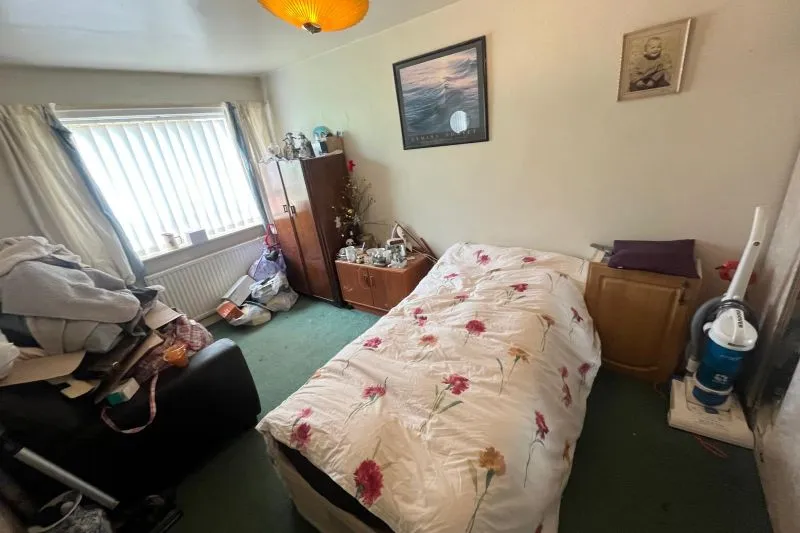 2 bed End Terrace House For Auction