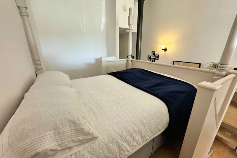1 bed Studio Apartment For Auction