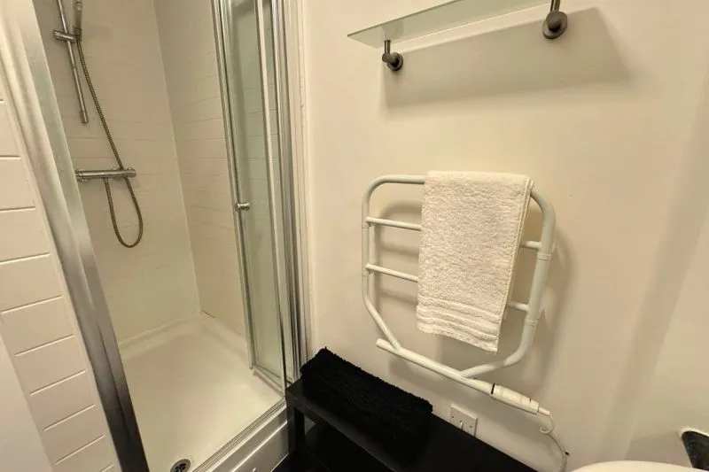 1 bed Studio Apartment For Auction