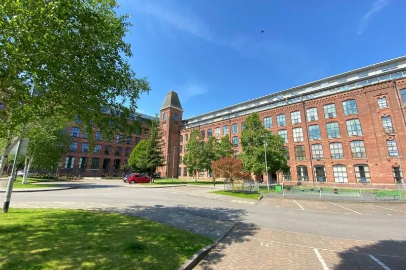 1 bed Studio Apartment For Auction