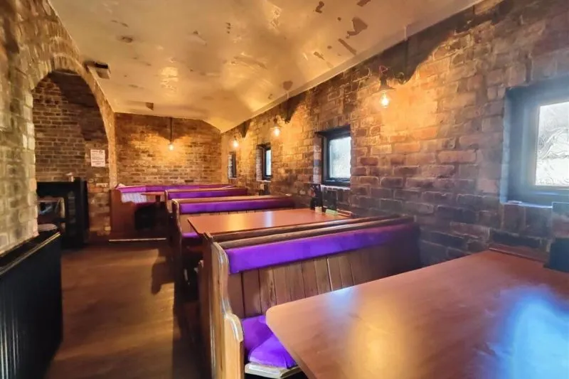 Restaurant Commercial For Auction